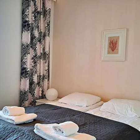 Kotimaailma - Saunallinen Kaksio - Tampellan Esplanadi